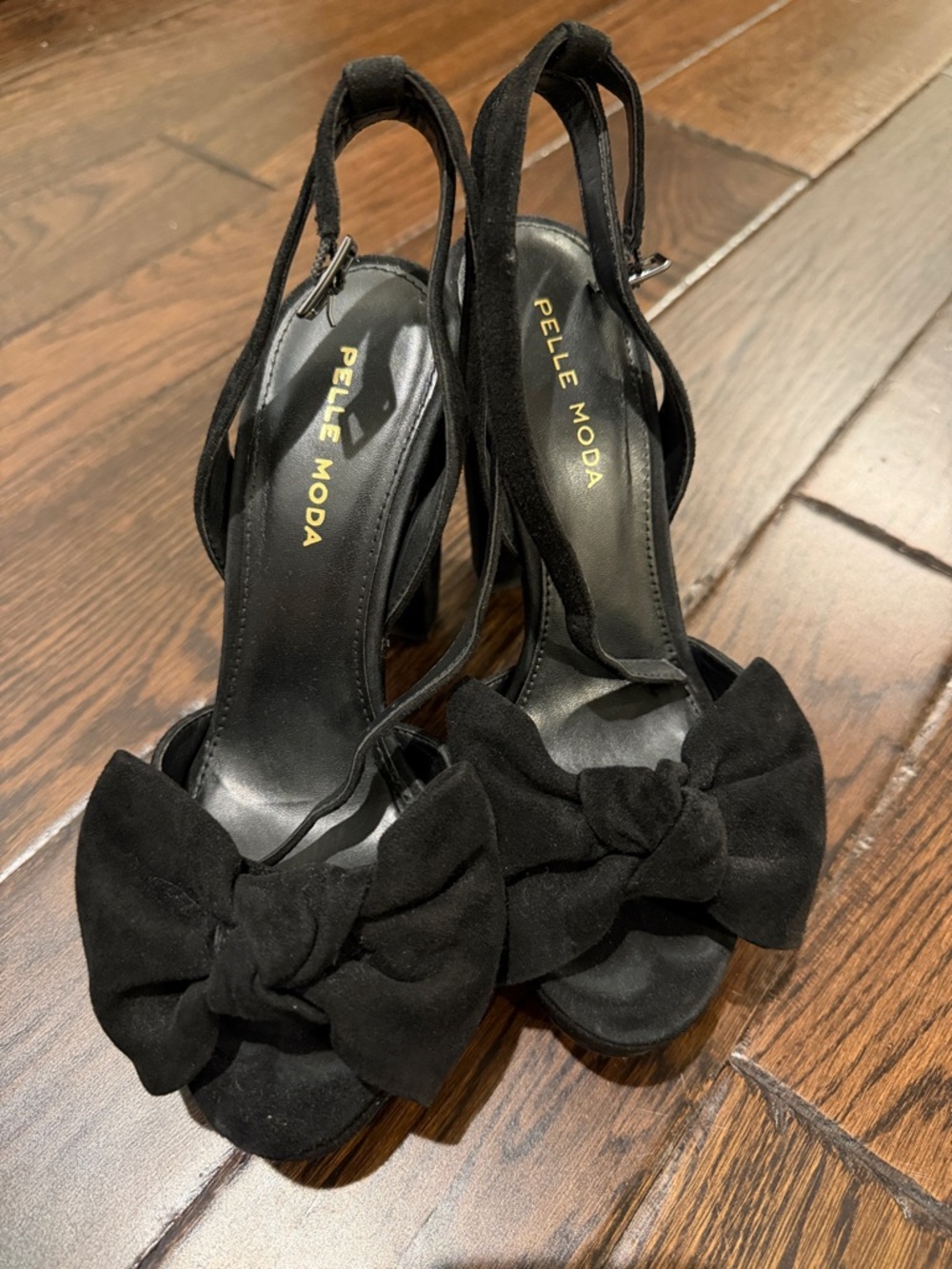 Pelle Moda Black Bow Slingback Heels with Knot Detail